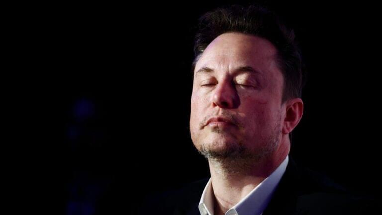 Tesla investors are mad at Elon Musk for being a “part-time” CEO