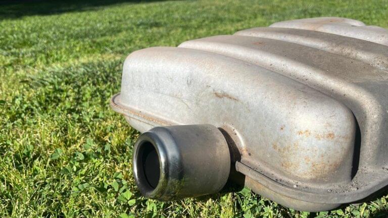 The exhaust tailpipes of the first generation Mini Cooper were modeled after a can of Budweiser
